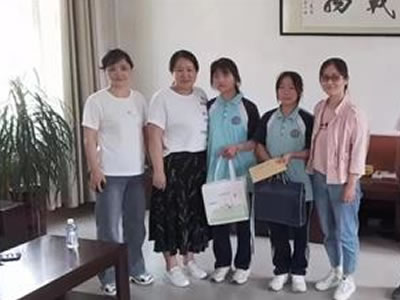 “代理媽媽”送溫暖真情關愛伴成長