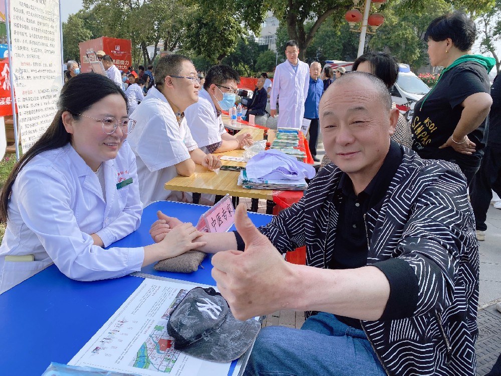 “愛衛(wèi)新篇章，健康‘心’生活”--臥龍婦幼積極參與愛國衛(wèi)生月宣傳義診活動(dòng)